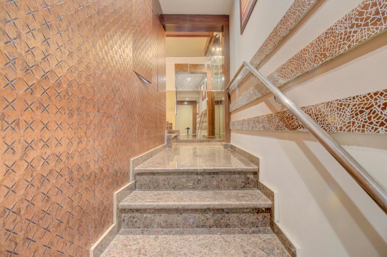 Oyo 76180 Hotel Meriton Mumbai Ngoại thất bức ảnh